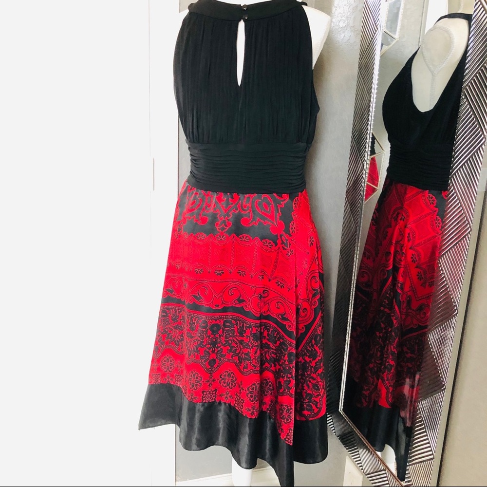 Sangria Petite Red & Black Handkerchief Dr…